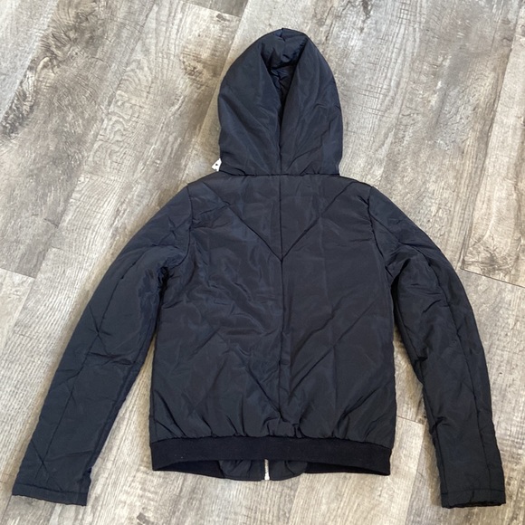 Noisy may Coat - Picture 2 of 5